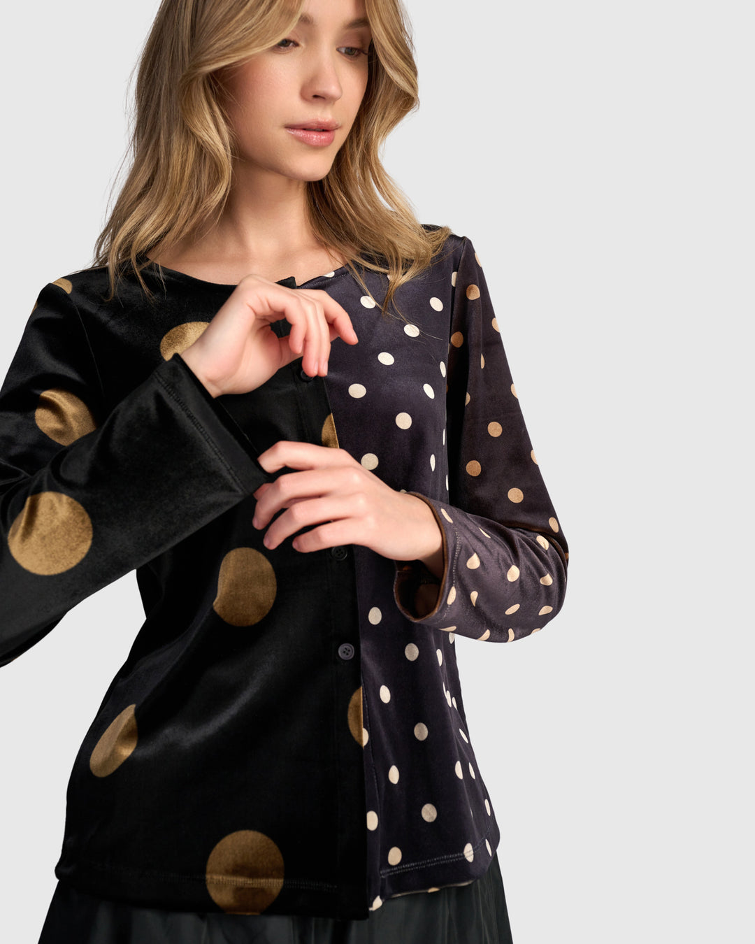 Andromeda Velvet Cardigan, Black/Gold Dot