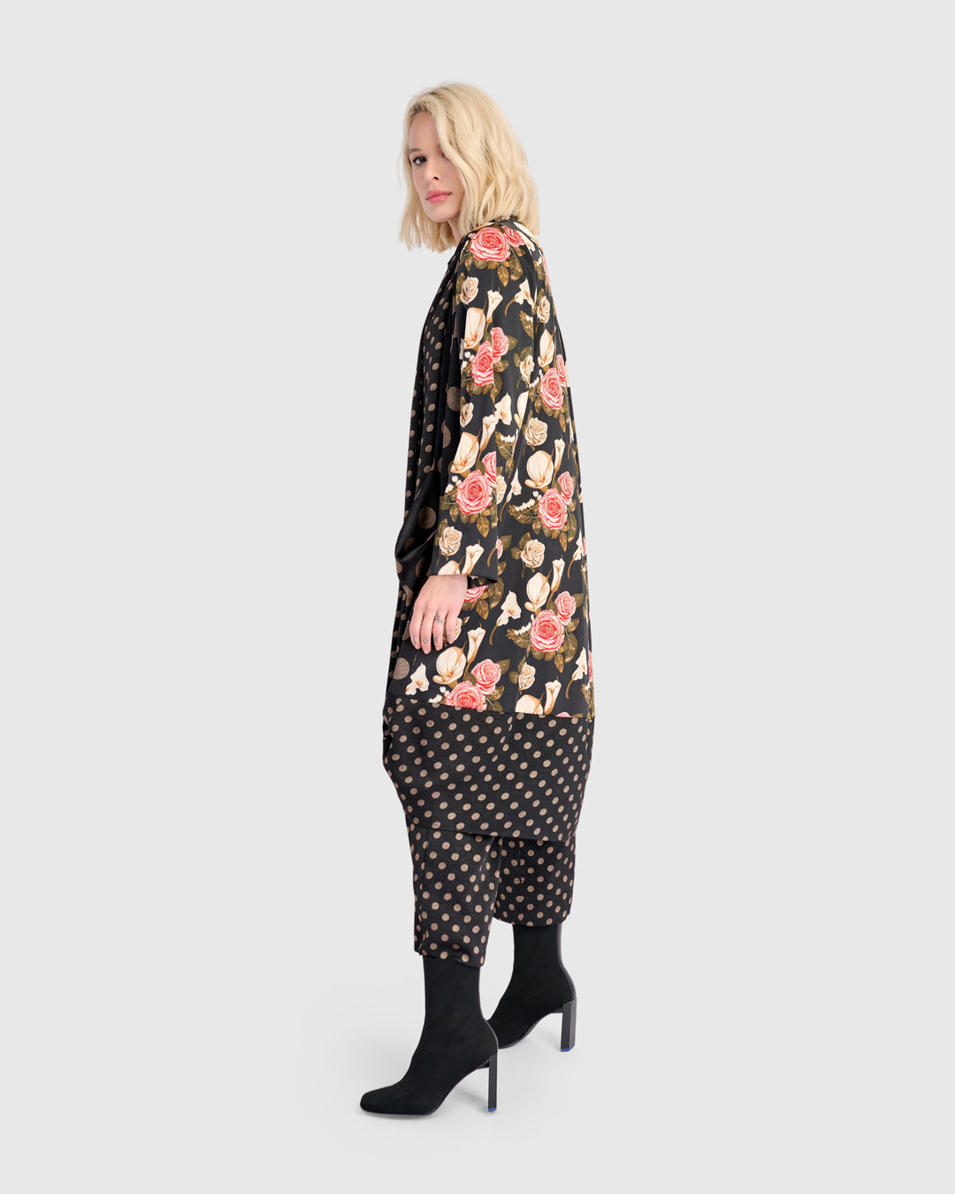 Spritz Duster, Black/Bronze Dots