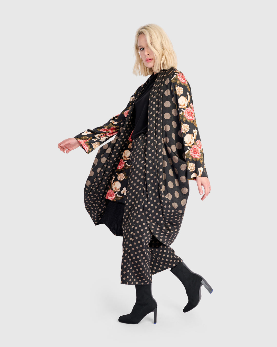 Spritz Duster, Black/Bronze Dots