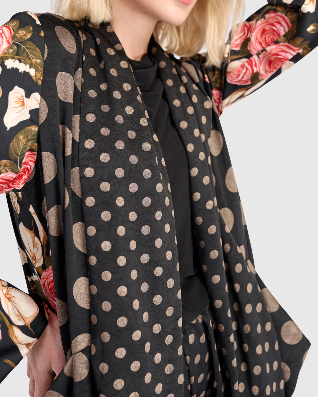 Spritz Duster, Black/Bronze Dots