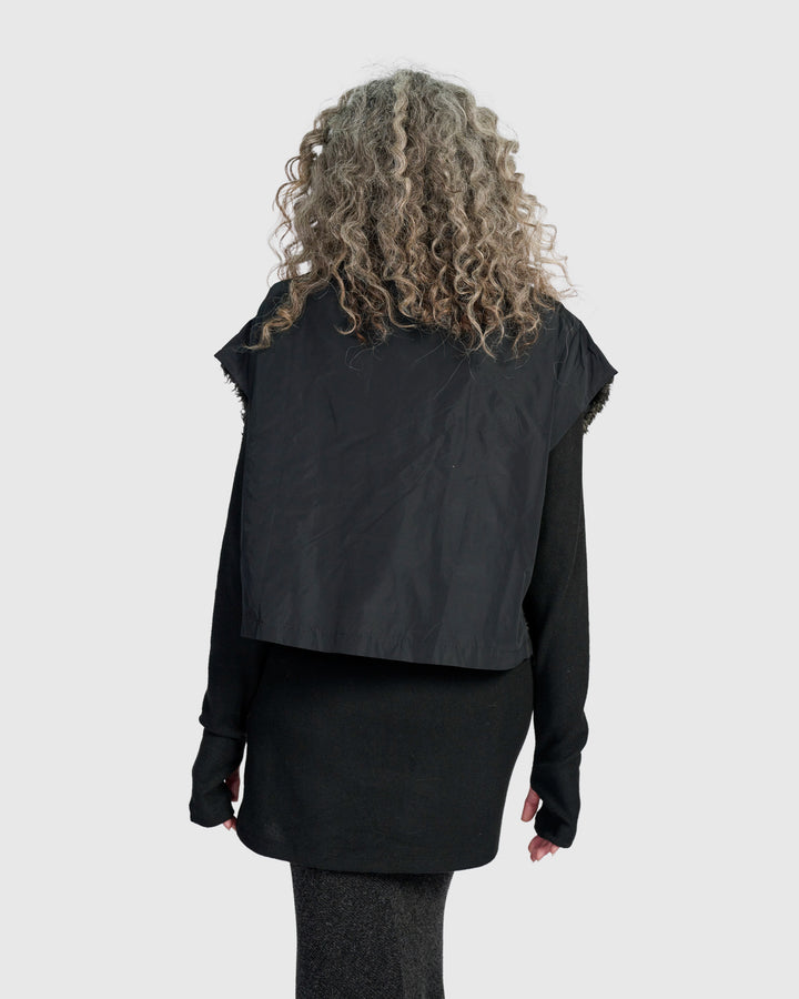 Urban Alm Vest, Smoke