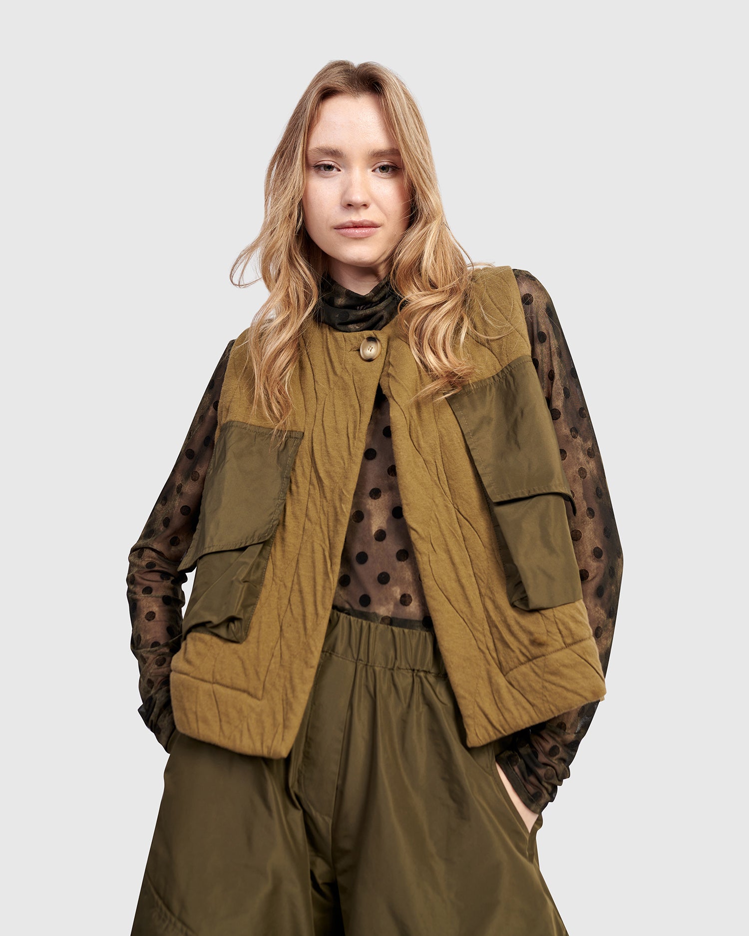 Urban Stow Vest, Khaki – Alembika U.S.