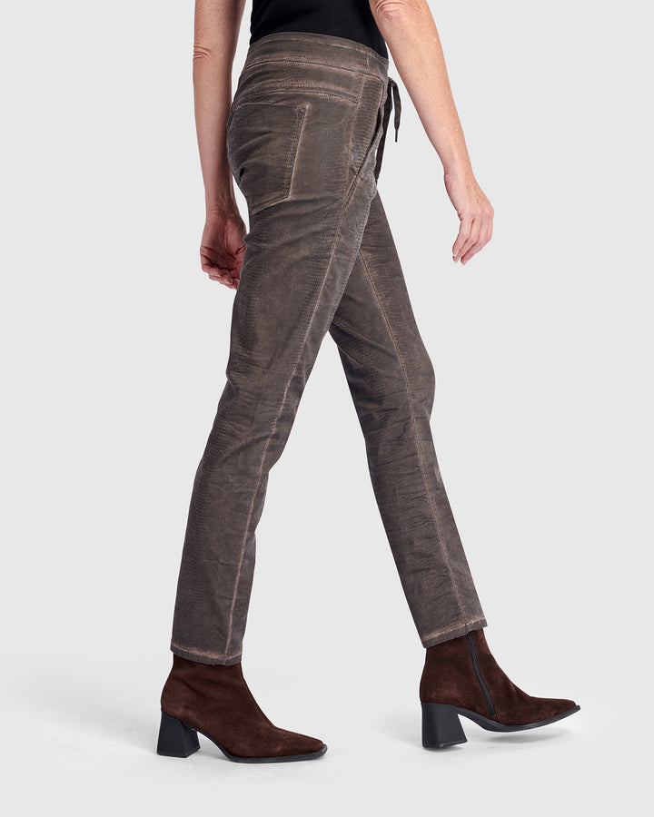Washed Iconic Stretch Jeans, Brown