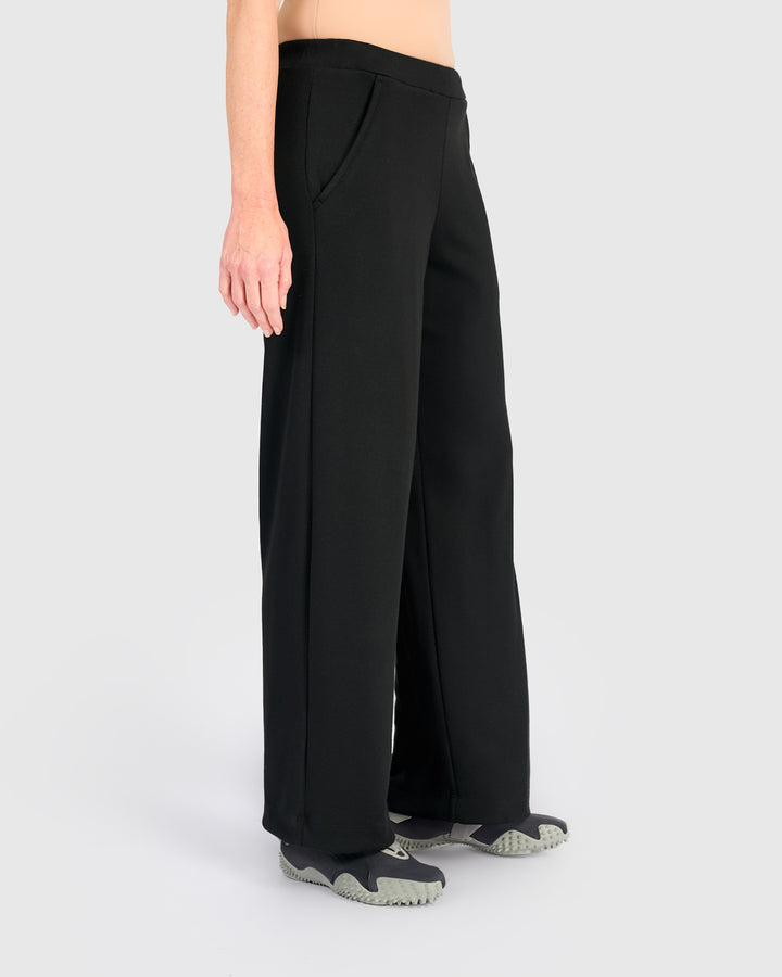 Smoothing Straight Pant, Black