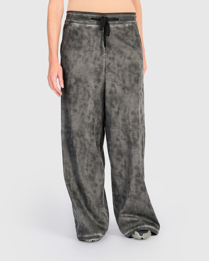 Stone Wash Wide Leg Stretch Jeans, Smoke