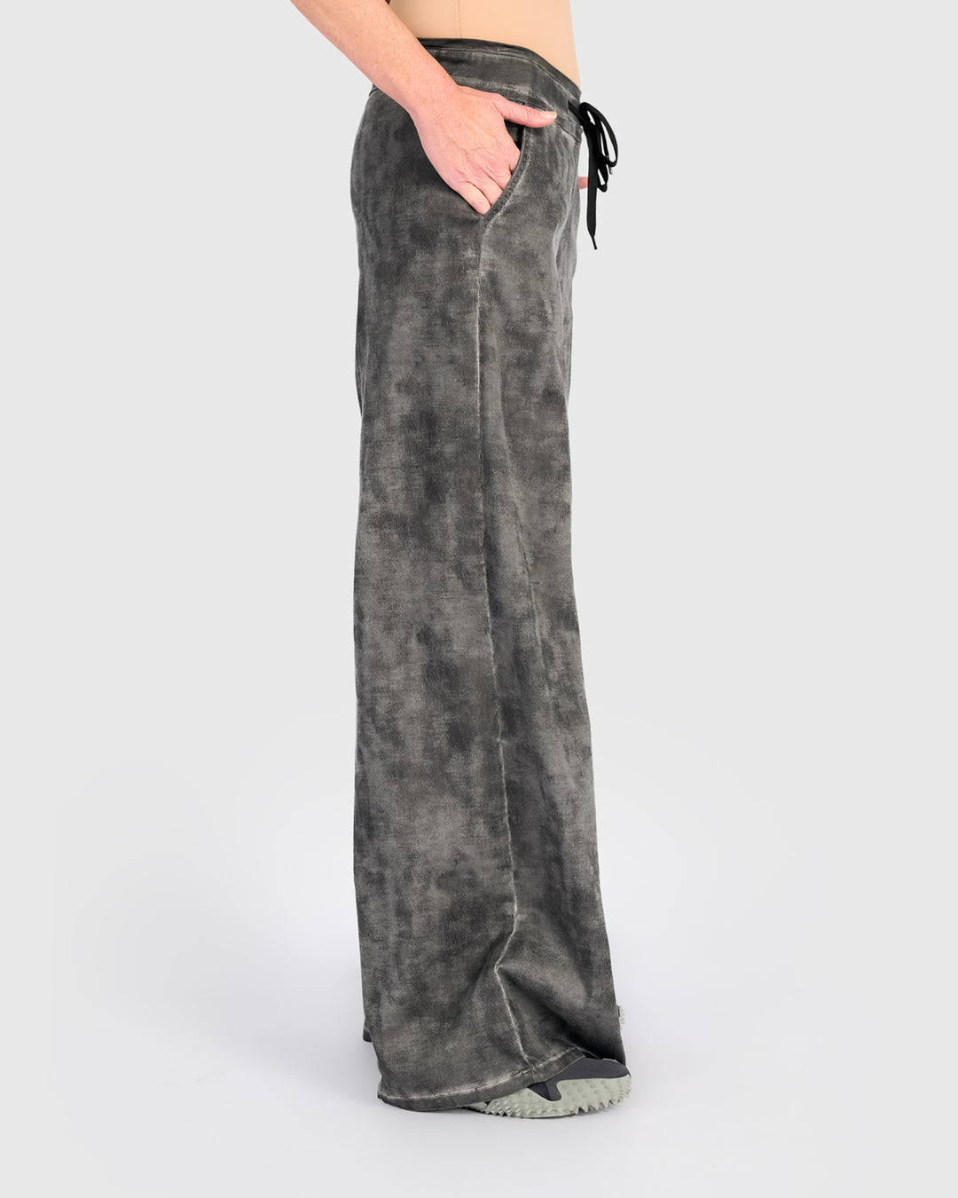 Stone Wash Wide Leg Stretch Jeans, Smoke