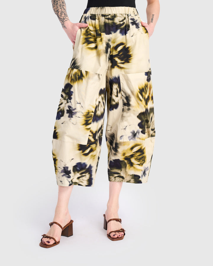 Nerolina Barrel Pants, Beige Floral