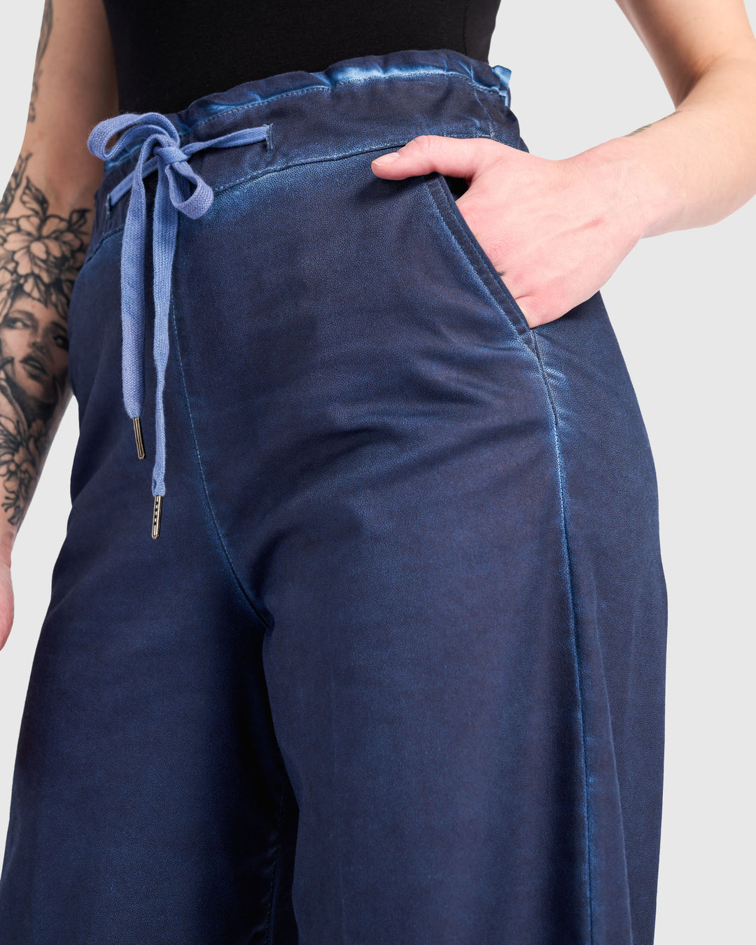 Washed Wide Leg Stretch Jeans, Navy