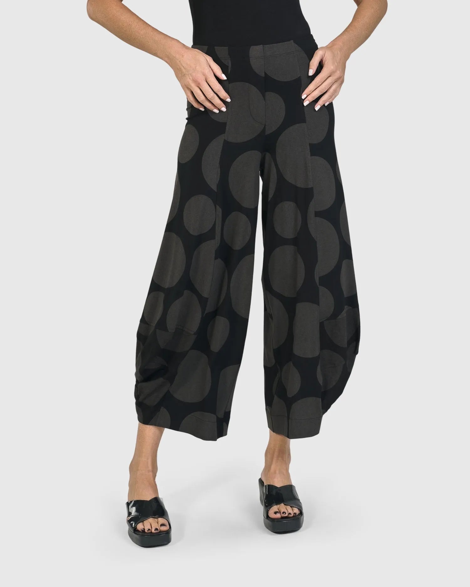 パンツ THE LATEST SS25 'Alma' pants (TLW03101T0173ABTP T0215) Black Cotton and Wool Pants SS25 28048590 | Zegna JP