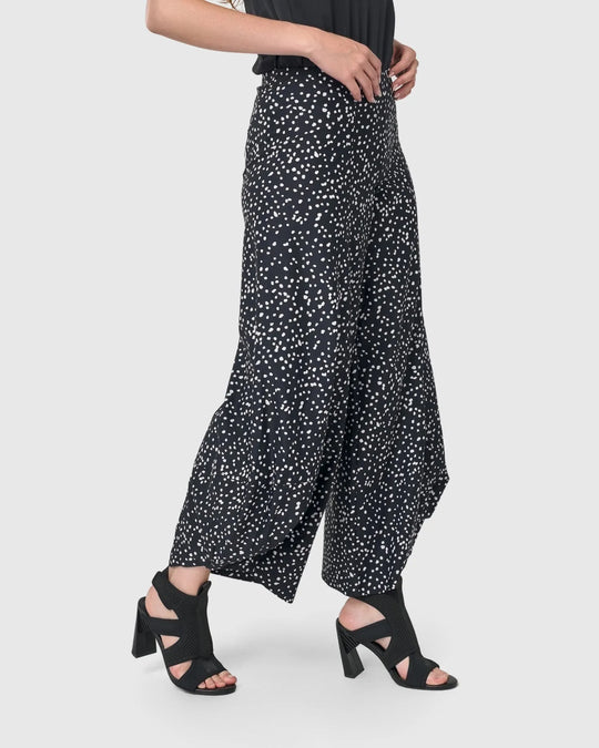 Susan Punto Pants, Faces