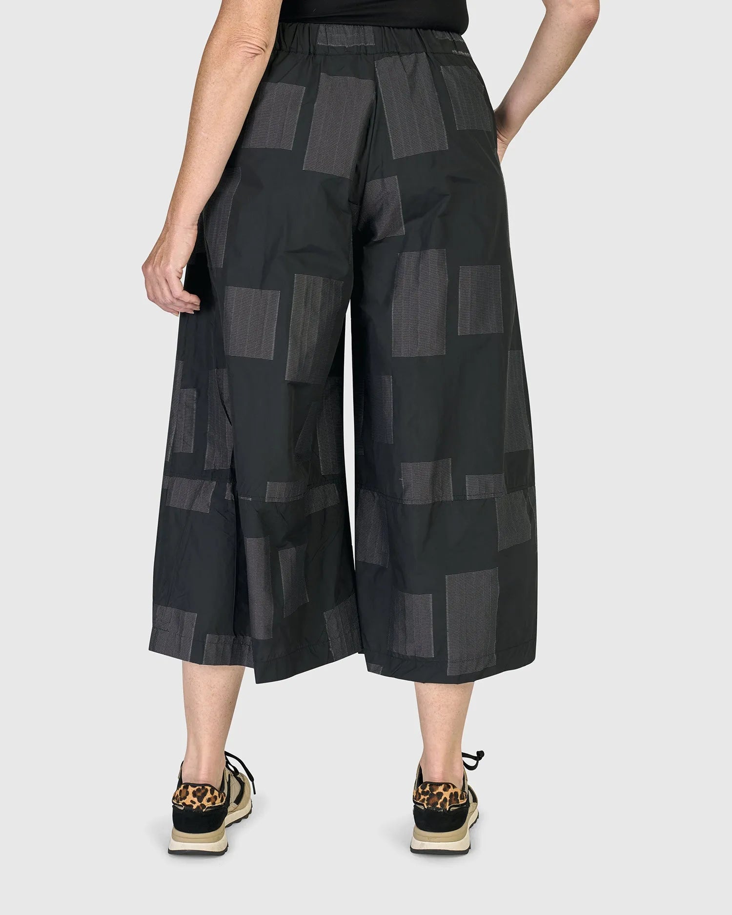 ROXANNE SOLID BROWN WIDE LEG PANT main image 1