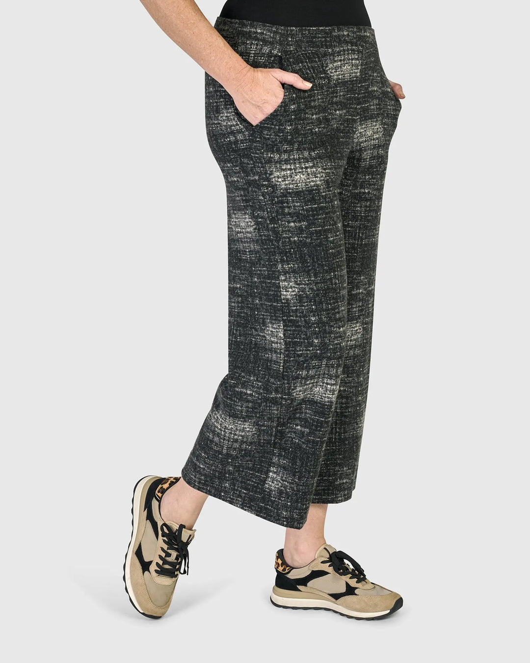 Urban Sentinel Cropped Pants, Fog