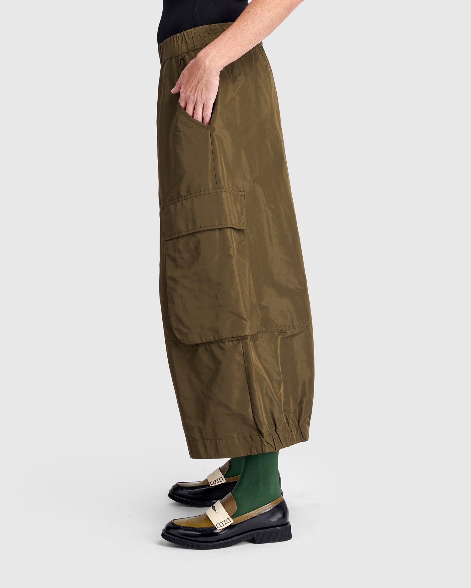 Urban Wide Cargo Pants, Khaki – Alembika U.S.