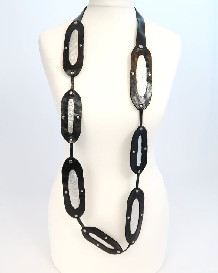 Birds Nest Fern Leather Necklace, Silver