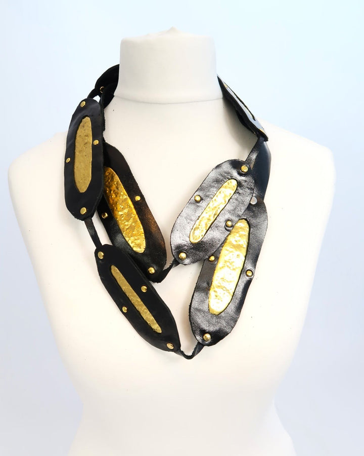 Birds Nest Fern Leather Necklace, Gold