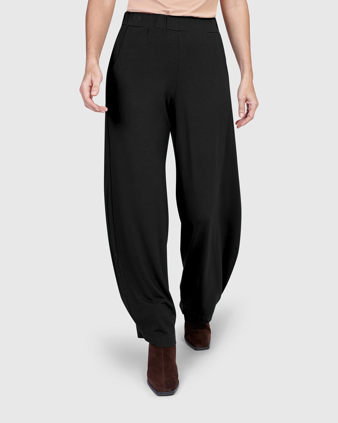 Essential Flow Pants, Black