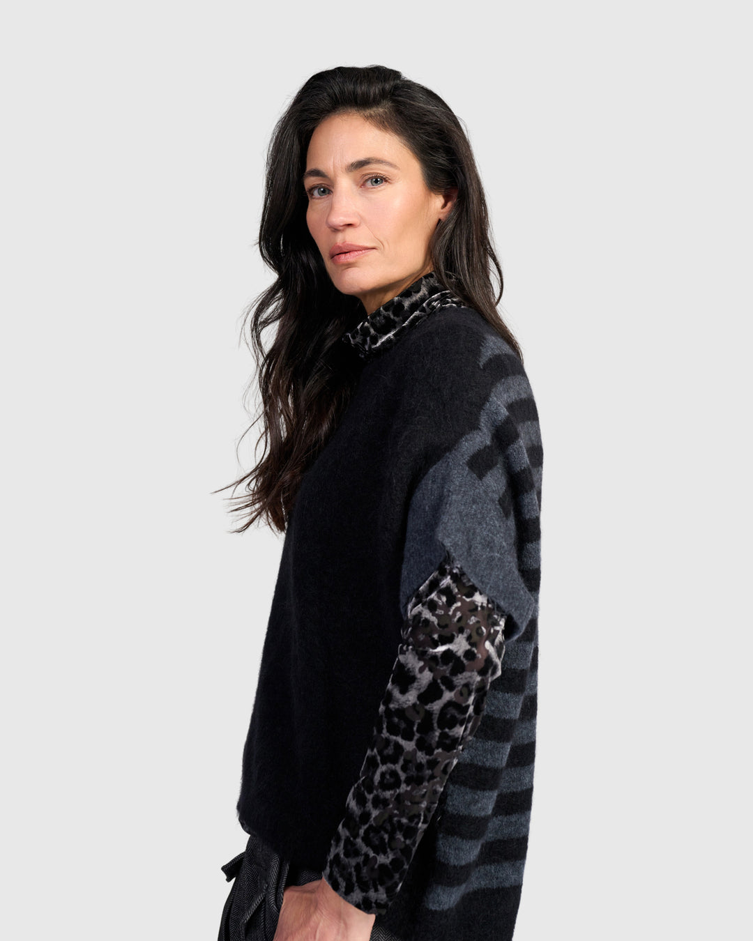 Shrouded Sweater, Black/Graphite