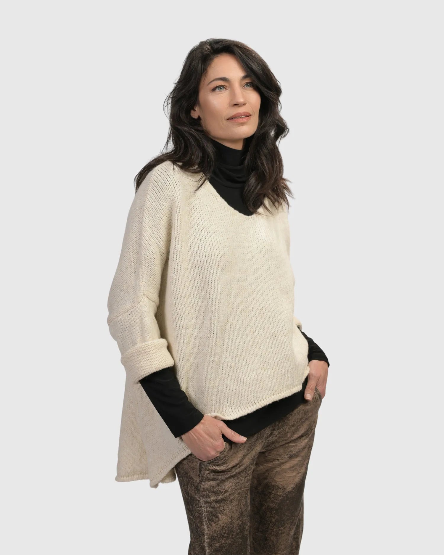 https://alembika.com/products/siesta-oversized-sweater-cream?variantu003d40717791559750u0026currencyu003dUSD