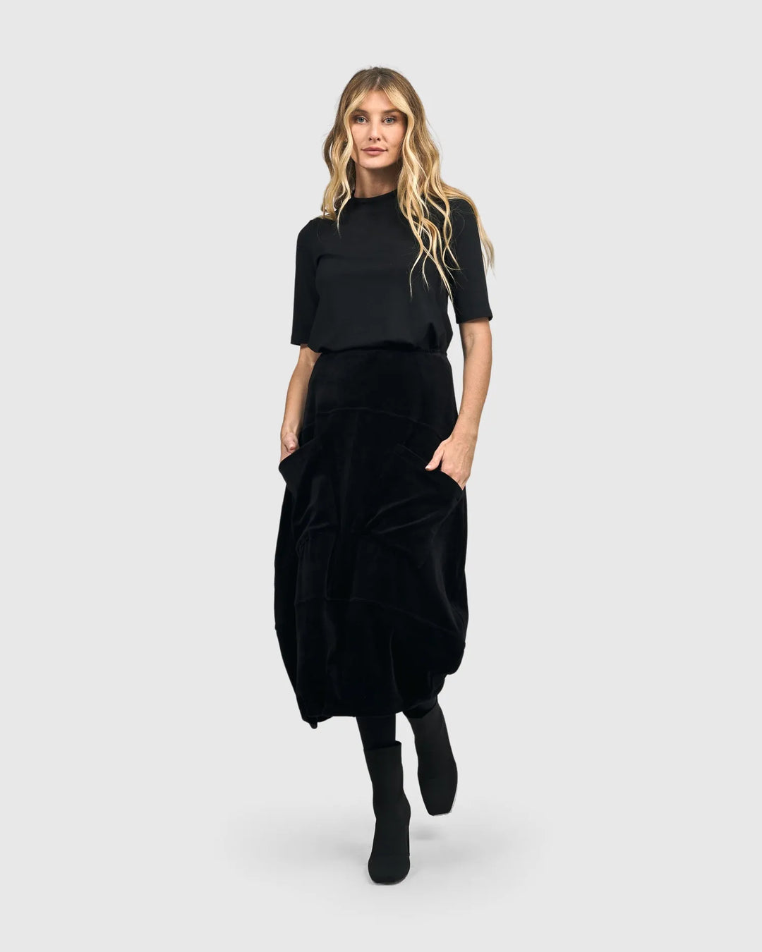 Licorice Velvet Skirt, Black