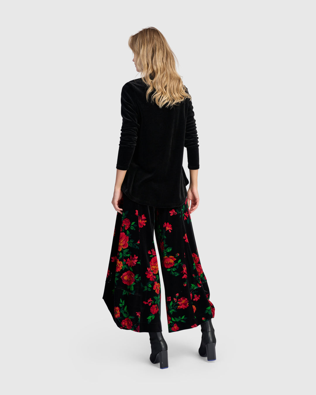 Everyday Velvet V-neck Top, Black