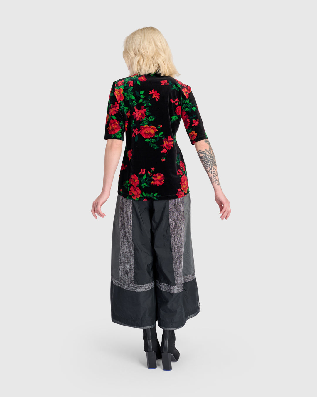 Aria Velvet Mockneck Tee, Roses