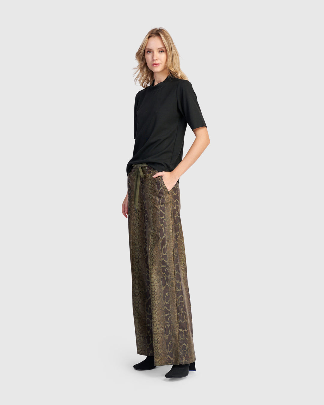 Python Wide Leg Stretch Jeans, Cobra