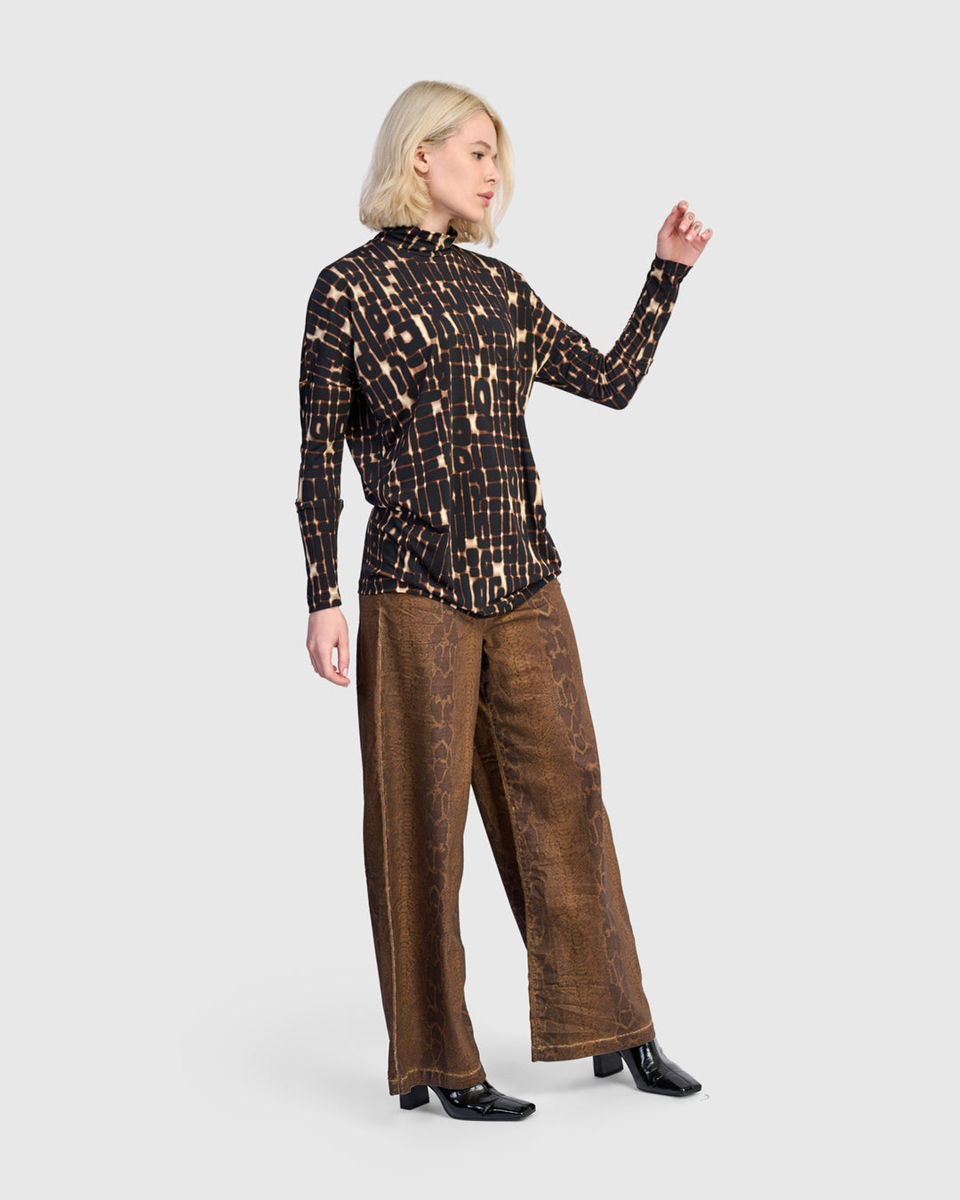 Neula Mockneck Top, Matrix