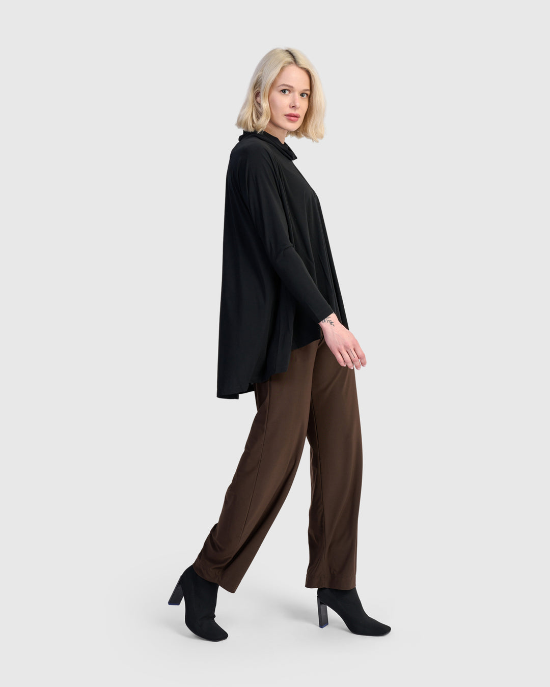 Essential Slinky Swing Turtleneck, Black