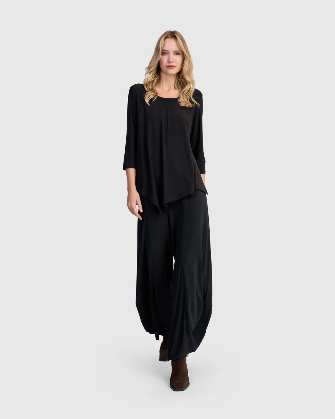 Essential Slinky Point Hem Top, Black