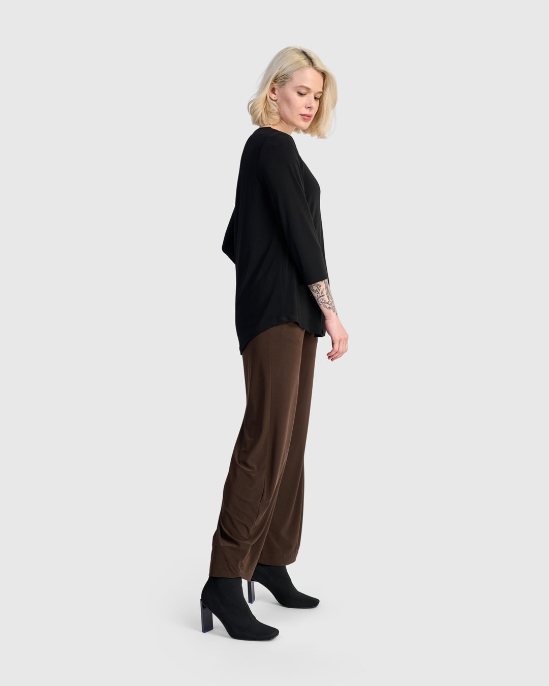Essential Slinky Crew Top, Black