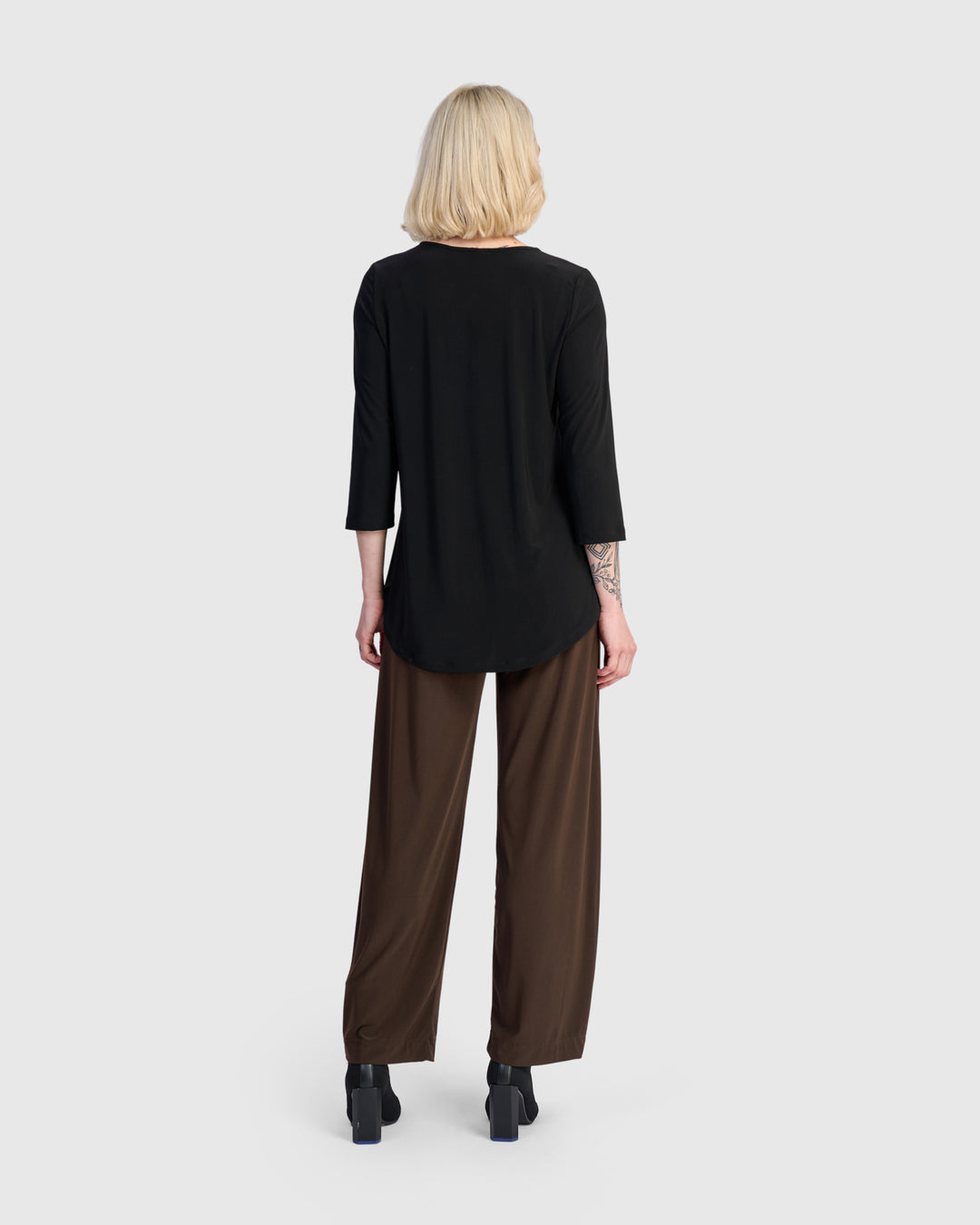Essential Slinky Crew Top, Black