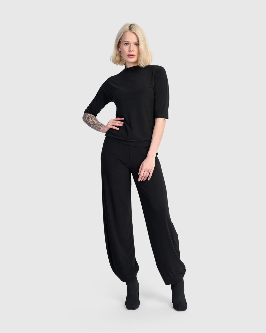 Essential Slinky Mockneck Tee, Black