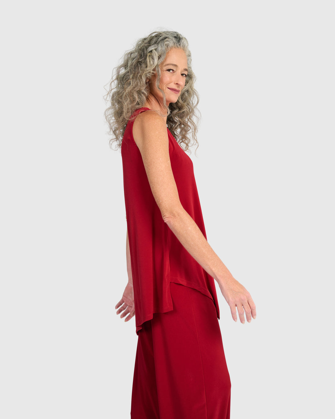 Essential Slinky Point Hem Tank, Garnet