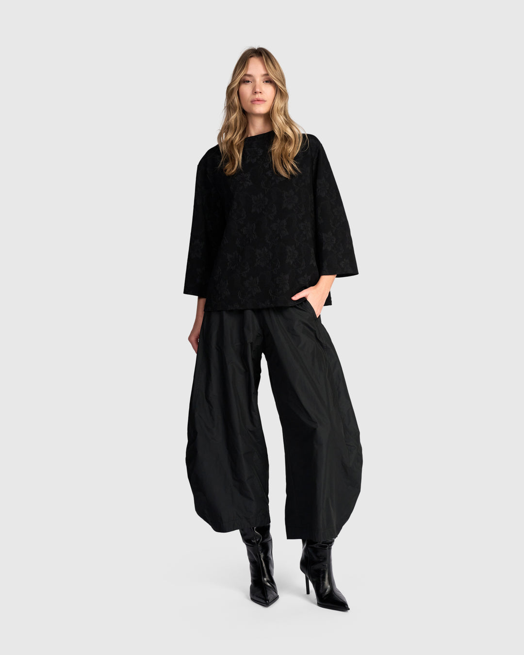 Madrigal Top, Black Flora