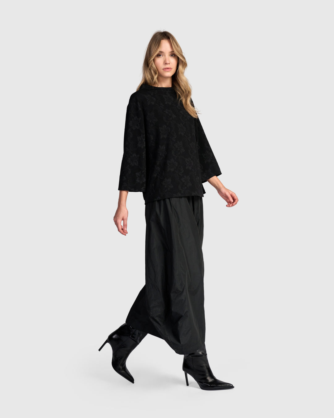 Madrigal Top, Black Flora