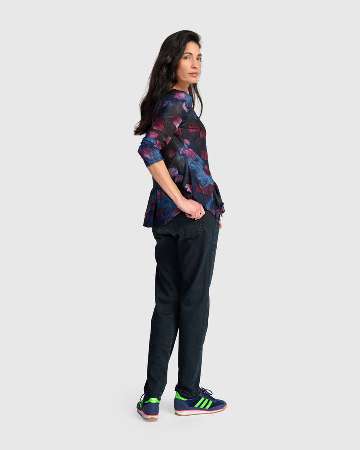Addison Flouncy Tee, Midnight/Wine