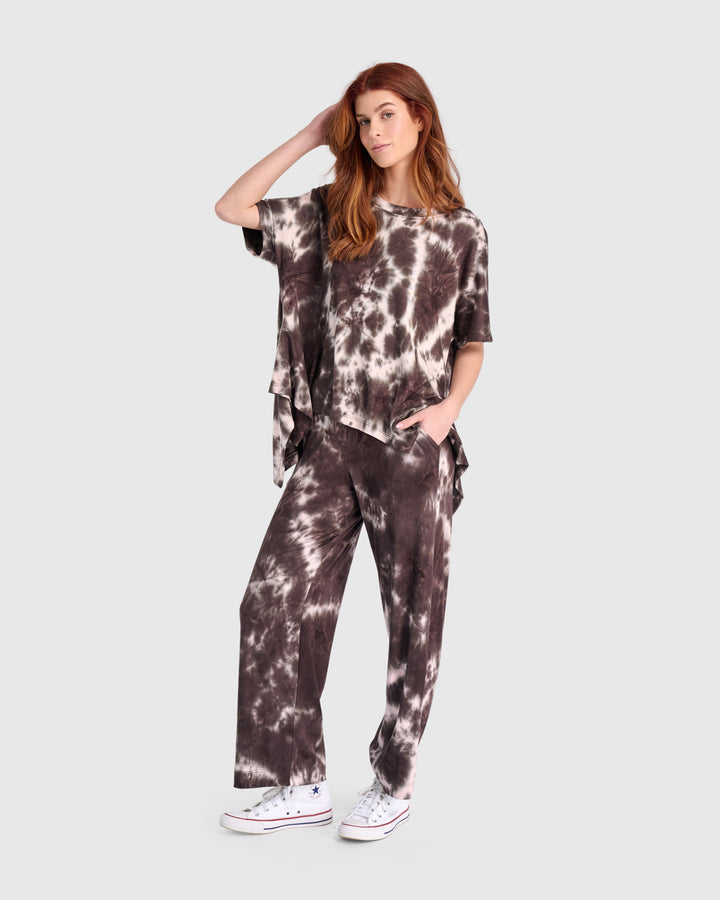 Latte Flounce Tee, Brown/Pink Tie Dye