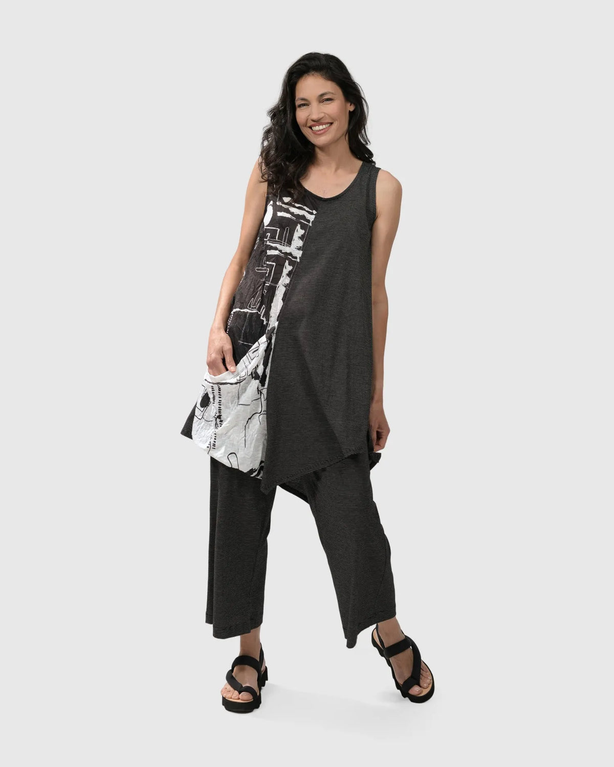 THE GOOD LIFE SLEEVELESS TUNIC, SCRIPT â Alembika U.S.
