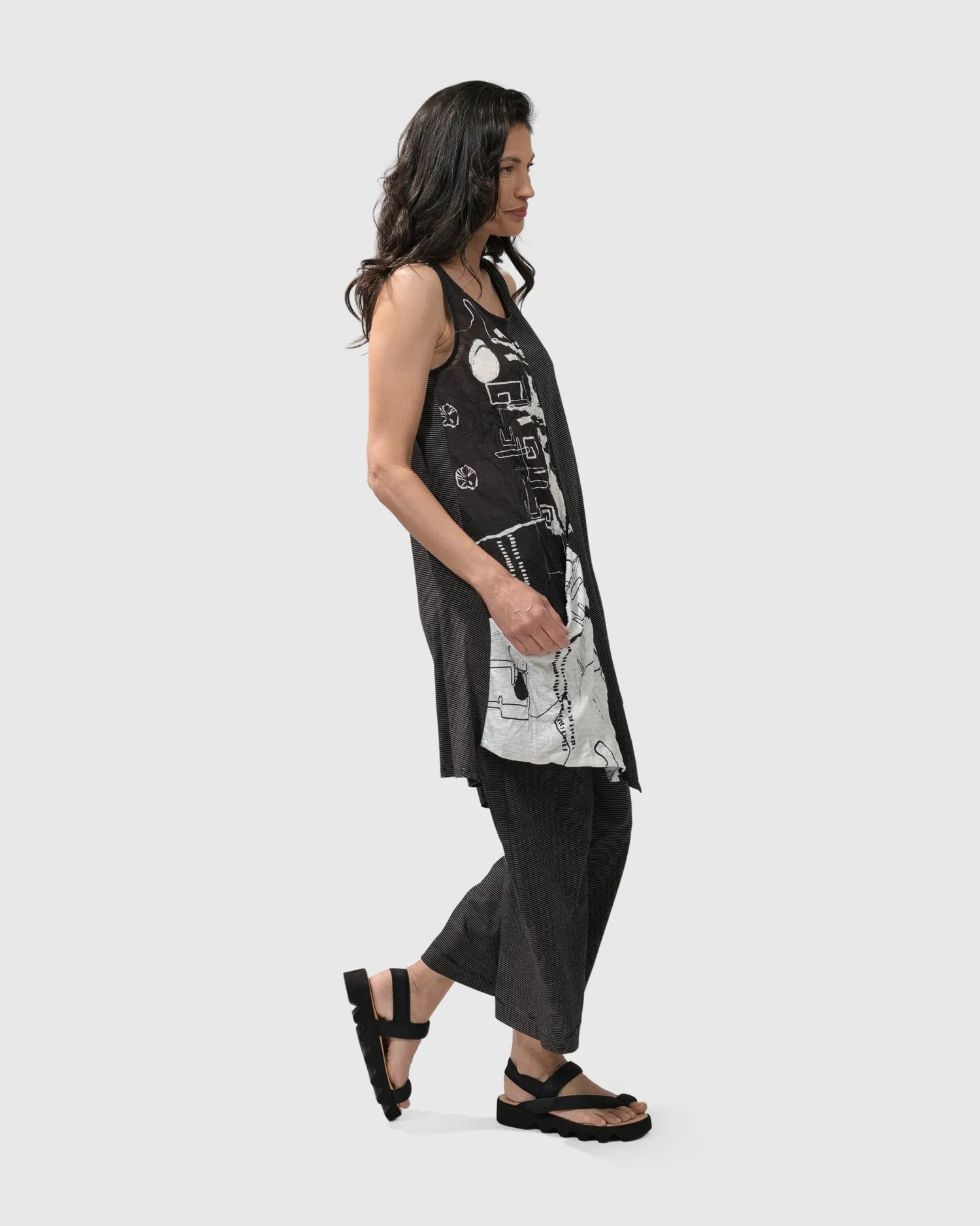 THE GOOD LIFE SLEEVELESS TUNIC, SCRIPT â Alembika U.S.