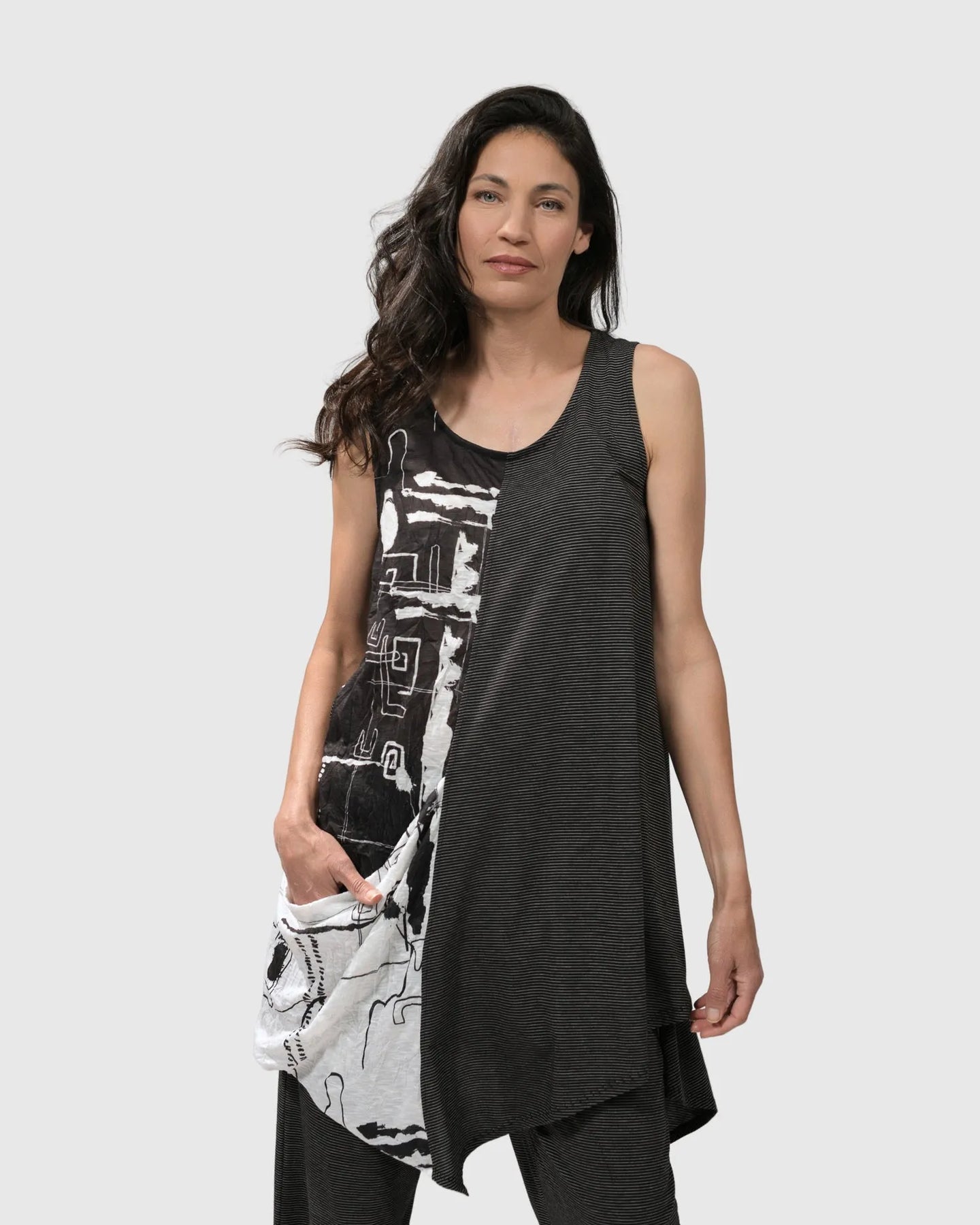 THE GOOD LIFE SLEEVELESS TUNIC, SCRIPT â Alembika U.S.