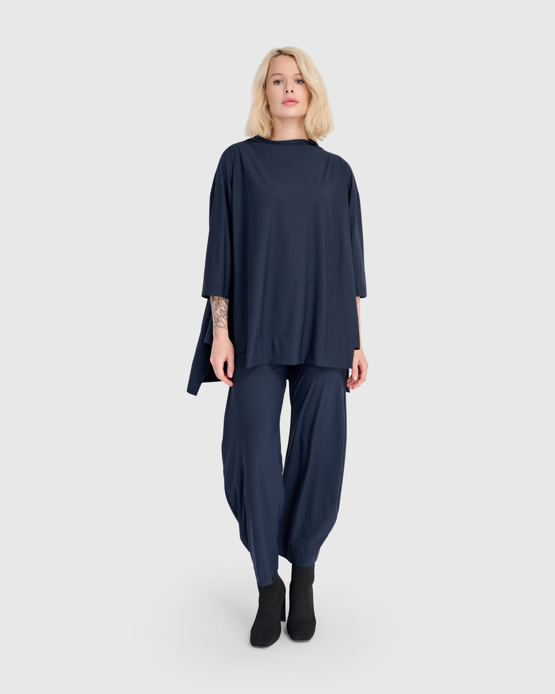 Essential Tekbika Flow Pants, Midnight