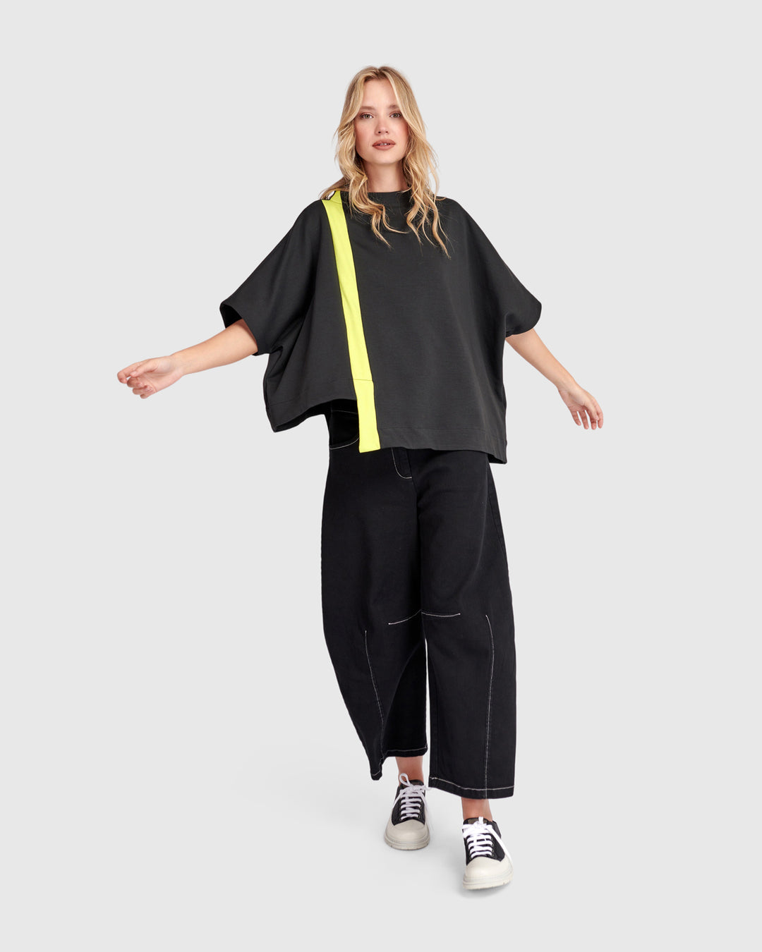 Urban Buzz Boxy Top, Soft Black