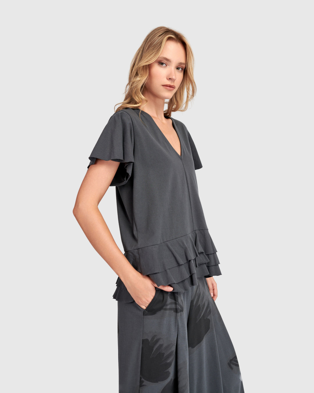 Urban Glide Ruffle Top, Grey