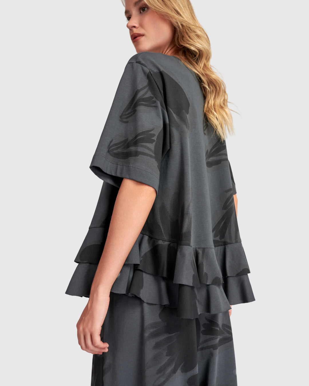 Urban Fleeting Ruffle Tee, Fog