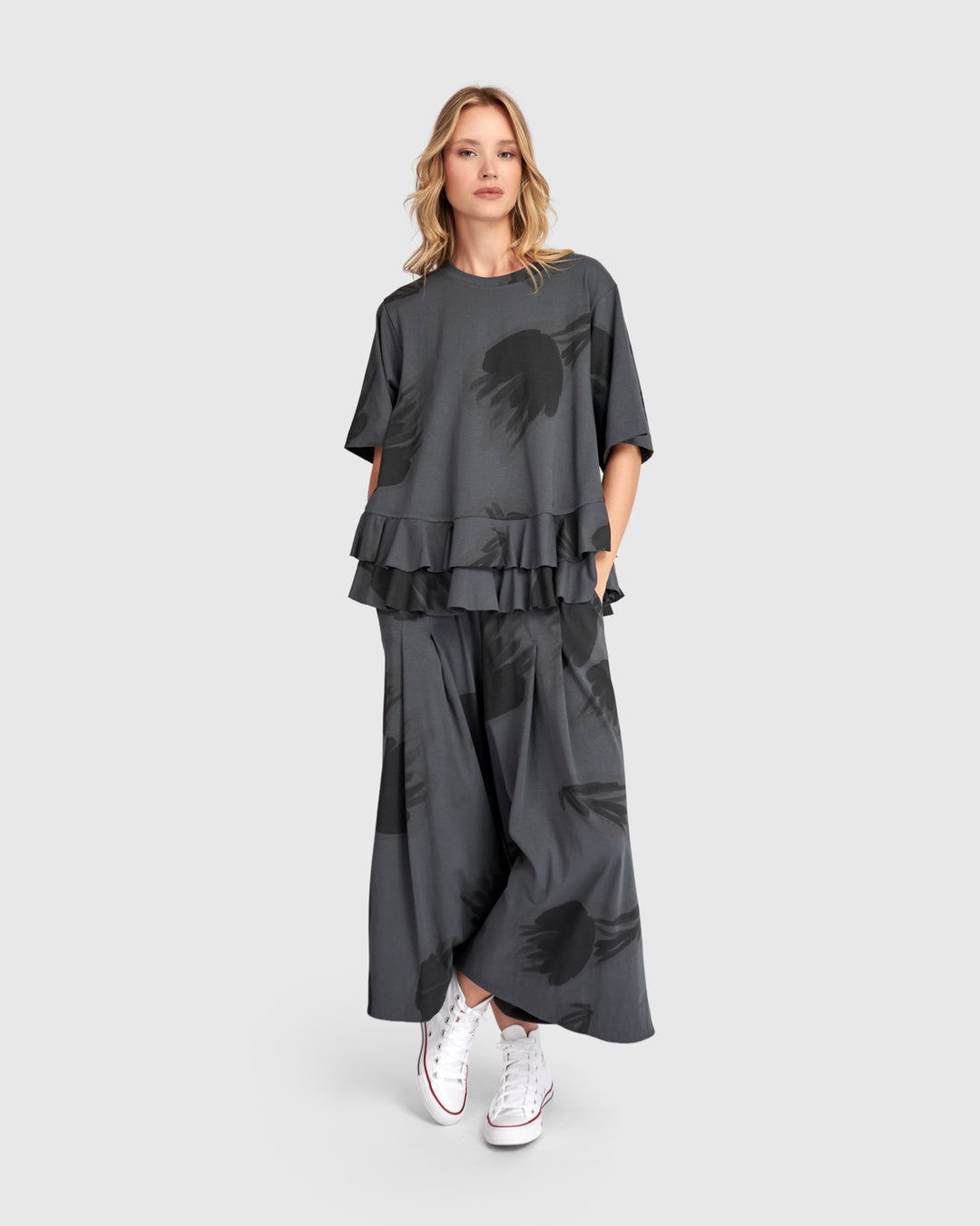 Urban Fleeting Ruffle Tee, Fog