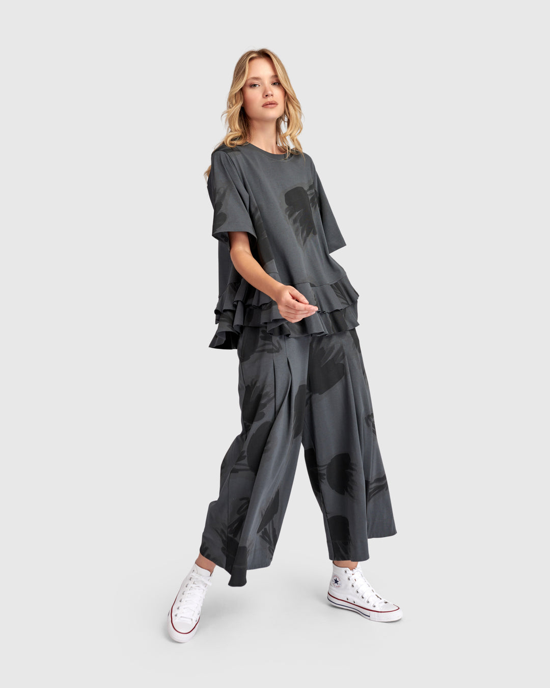 Urban Fleeting Ruffle Tee, Fog