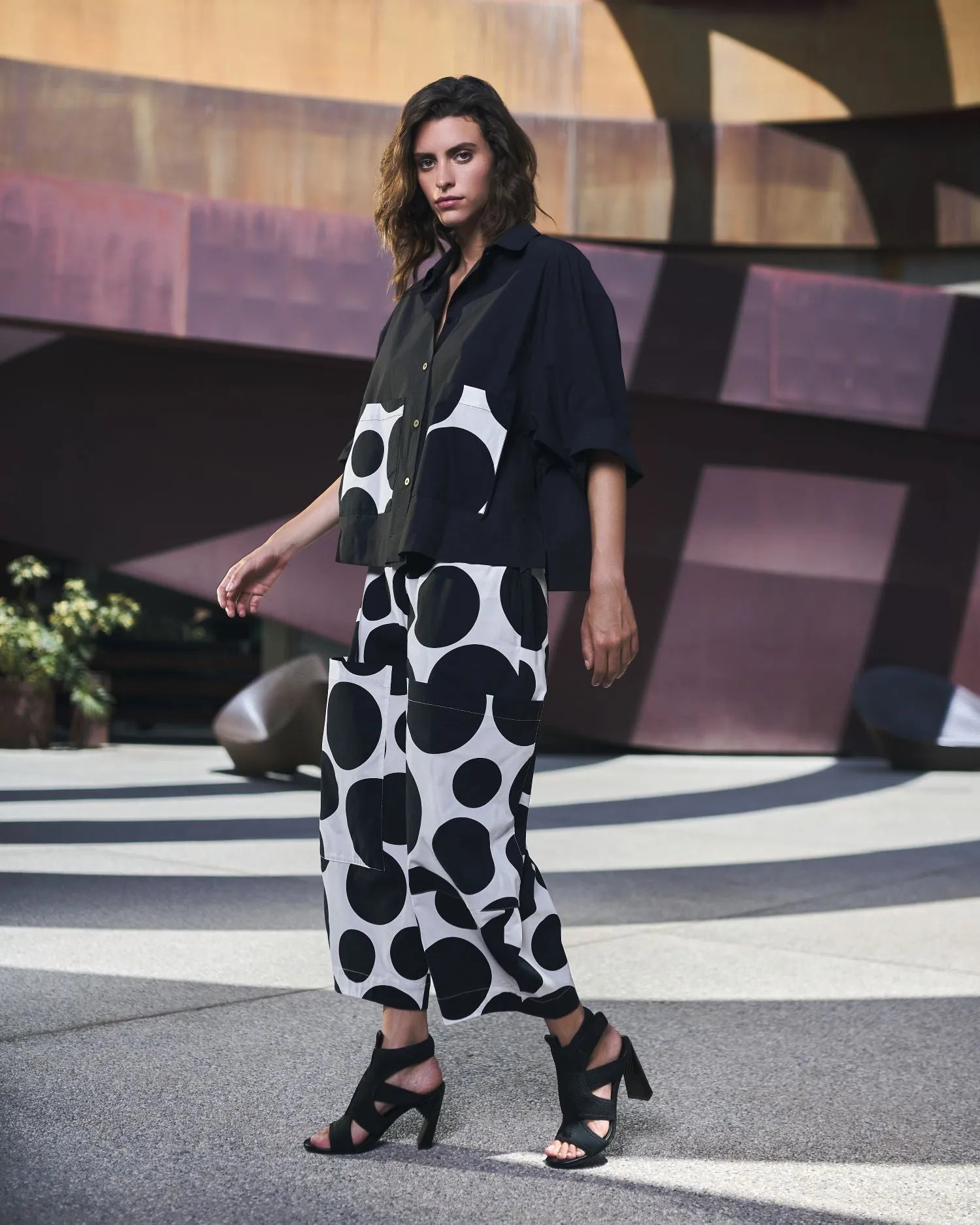 Urban Dot Barrel Pants, Mono – Alembika U.S.