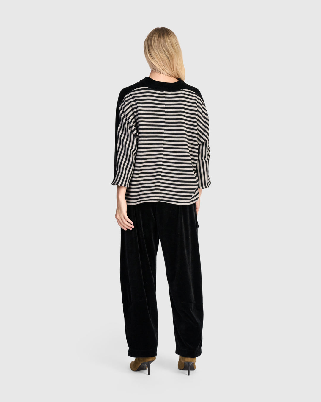Urban Velvet Vav Top, Black Mix