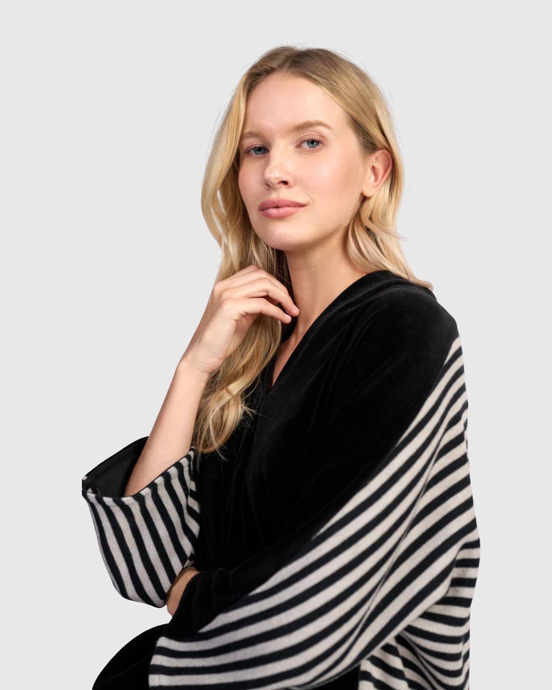 Urban Velvet Vav Top, Black Mix