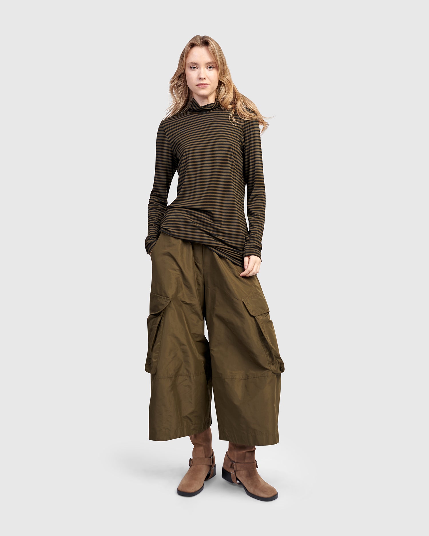 Urban Wide Cargo Pants, Khaki – Alembika U.S.